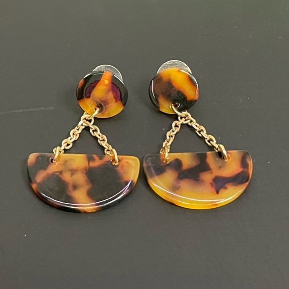 Tortoise Shell Dangle Earrings - Picture 1 of 3